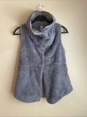 Ivviva Sherpa Cozy Plush Sleeveless Vest in Heather Gray Size 12